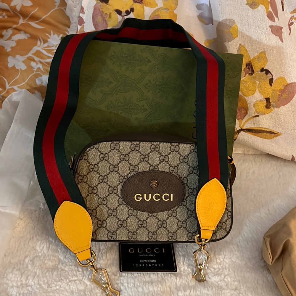Neo Vintage GG Supreme messenger bag
